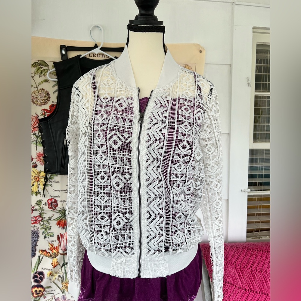 Dolcecabo size S lace/sheer jacket. Zips up
